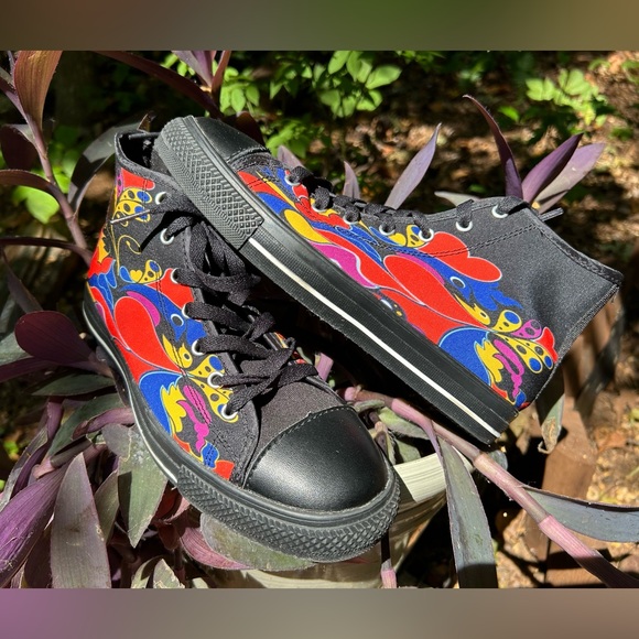 Eclectic Converse-style lace up sneakers - Picture 4 of 8